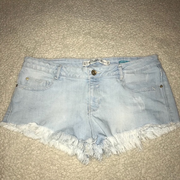 Zara Premium Wash TRF Jean Short-Shorts - Picture 2 of 4